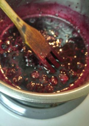 A picture of Blueberry reduction.