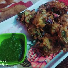 A picture of Palak ke pakore.
