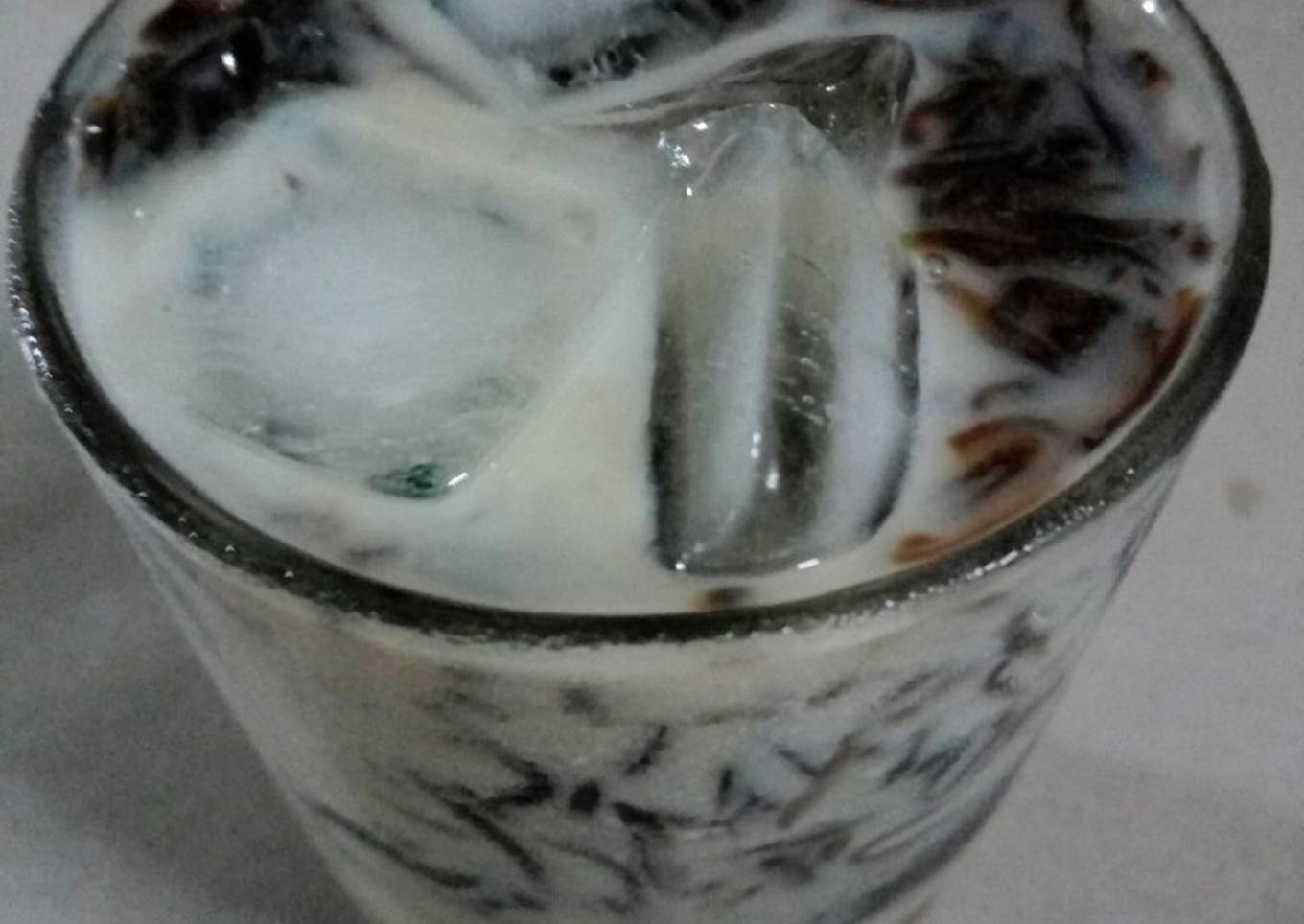 Es cincau susu gula merah