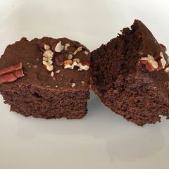 A picture of Eggless walnut brownies.