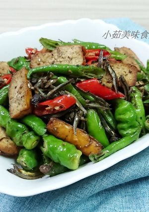 糯米椒炒小魚 的食譜成品照片