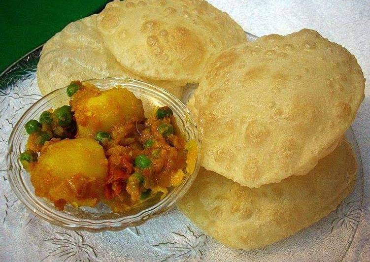 Puri and Dum aloo