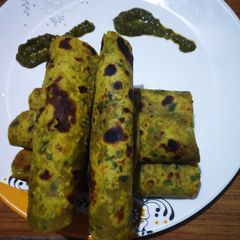 Methi thepla A picture of Methi thepla.