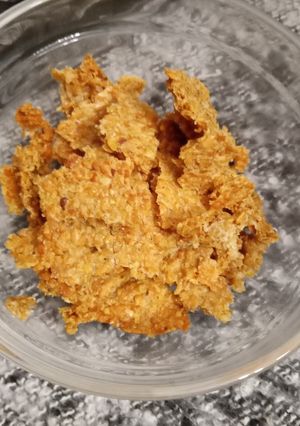 A picture of Flaxseed crackers.