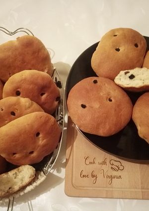 O poză a rețetei Λαζαρακια sau pâinici cu stafide.