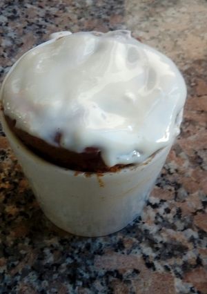 Una foto de Mug cake de zanahoria y nueces en microondas