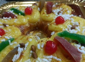 Una foto de Rosca o Roscón de Reyes húmeda y esponjosa