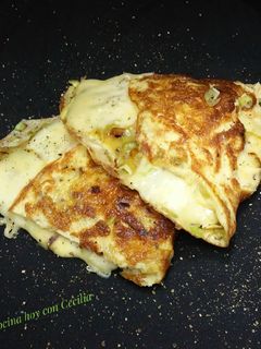 Una foto de Omelette de puerro y queso