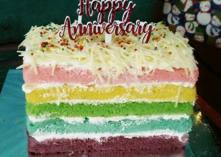 Bagaimana Menyiapkan Rainbow Cake Lembut, Enak