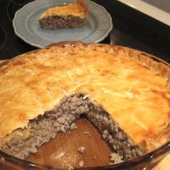 A picture of Tourtiere Quebecoise (meat pie).