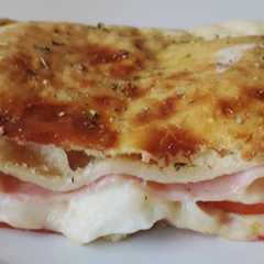 Una foto de Torta de fiambre napolitana