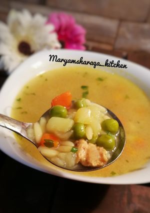 صورة لوصفة شوربة خضار مع دجاج ومعكرونة لسان العصفور 👌😋