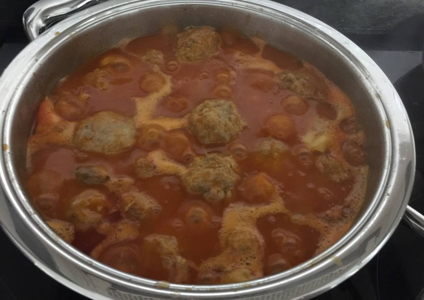 Albóndigas en salsa de tomate