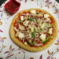 A picture of Margherita Pizza.