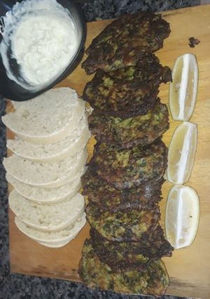 Una foto de Torrejas de garbanzo, acelga y brócoli (ideal para vegetariano)