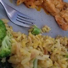 A picture of Seasoned Baked Chicken and Cheddar Broccoli Rice.