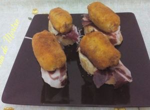 Una foto de Montadito de paleta Ibérica de bellota
