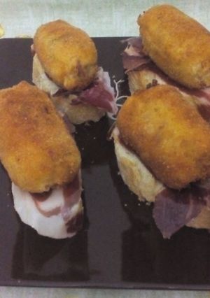 Una foto de Montadito de paleta Ibérica de bellota