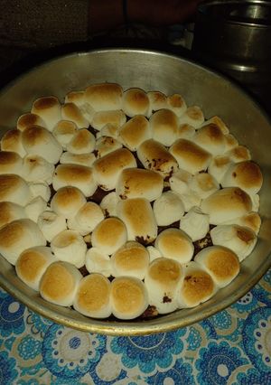 Una foto de Postre con malvaviscos😋❤