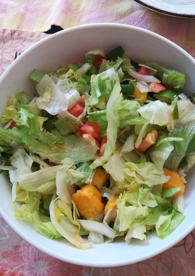 Una foto de Ensalada mixta