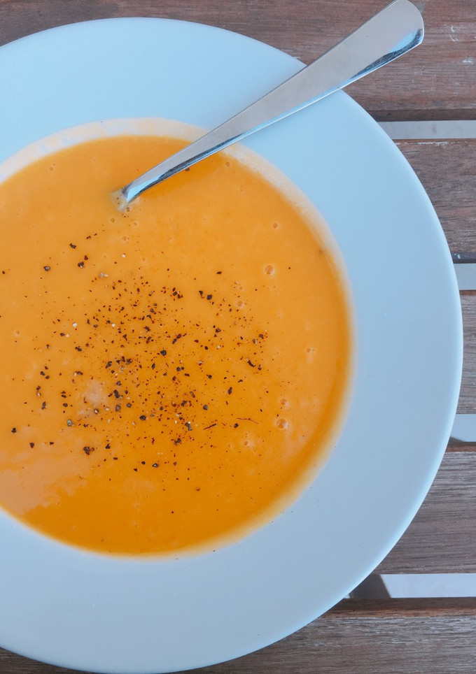 Una foto de Puré de calabaza, patata, zanahoria y puerro