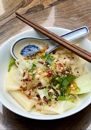 A picture of Biangbiang mian/noodles (handpulled noodles).