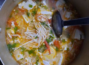 Hình của món Canh đậu nấm kim châm.