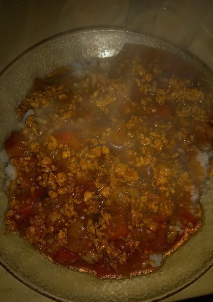 Una foto de Arroz con picada de pollo económico 🥰