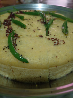 ढोकला (dhokla recipe in Hindi) रेसिपी मुख्य फोटो