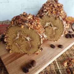 A picture of Mocca Nougat Roll Cake.