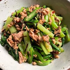 A picture of Choy Sum, Tuna & Kombu (Kelp) Salad.