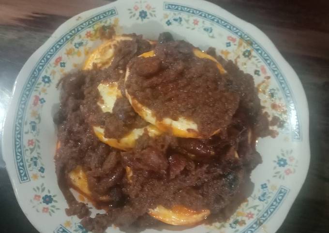 Ini dia! Resep enak membuat Rendang Telur ceplok  sesuai selera