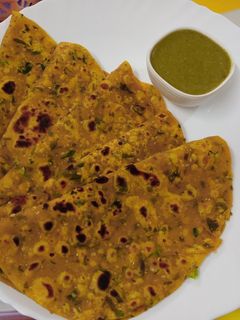 मेथीचे पराठे (methiche parathe) (methiche paratha recipe in marathi) रेसिपी चे मुख्य फोटो