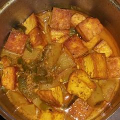 A picture of Paneer masala.