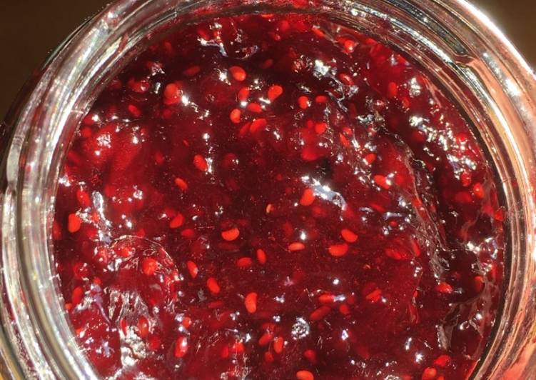 Step-by-Step Guide to Make Award-winning Mix Berry Jam