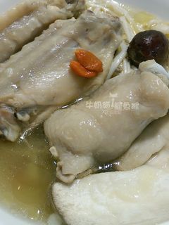 紅棗枸杞菇菇雞湯【電鍋料理】 的食譜成品照片