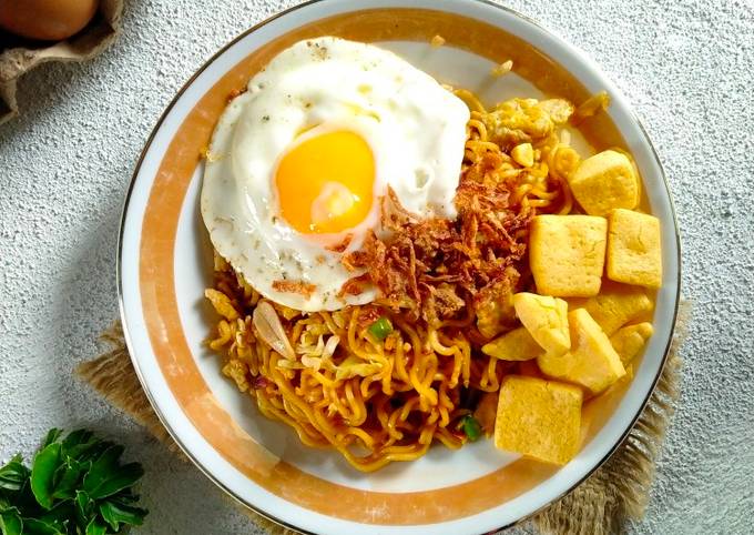 Ternyata begini lho! Resep memasak Indomie Goreng Bumbu Iris yang lezat
