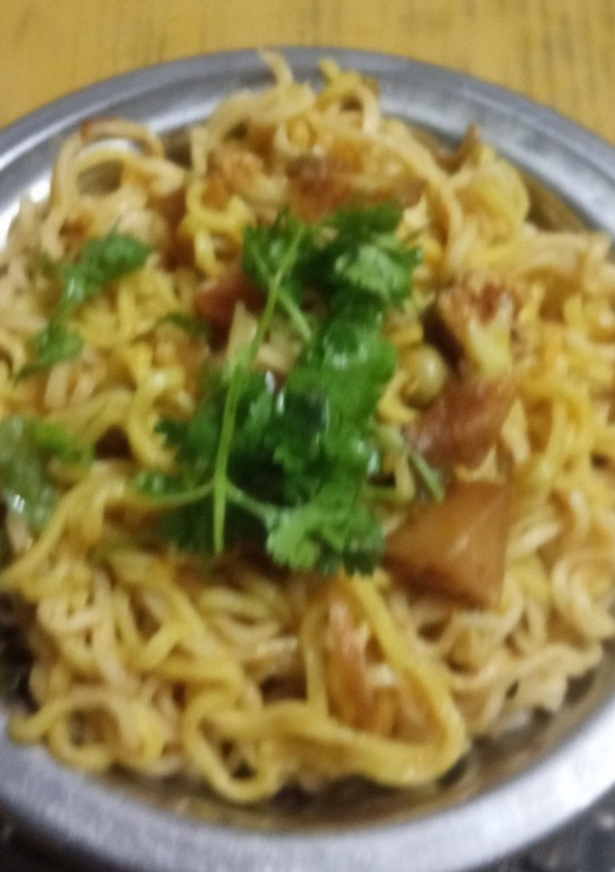 வெஜ் நூடுல்ஸ் செய்முறை முக்கிய புகைப்படம்