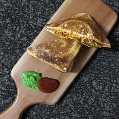 A picture of Farsan sandwich.