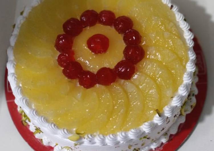 Step-by-Step Guide to Prepare Award-winning Cream pineapple cake 3 pounds