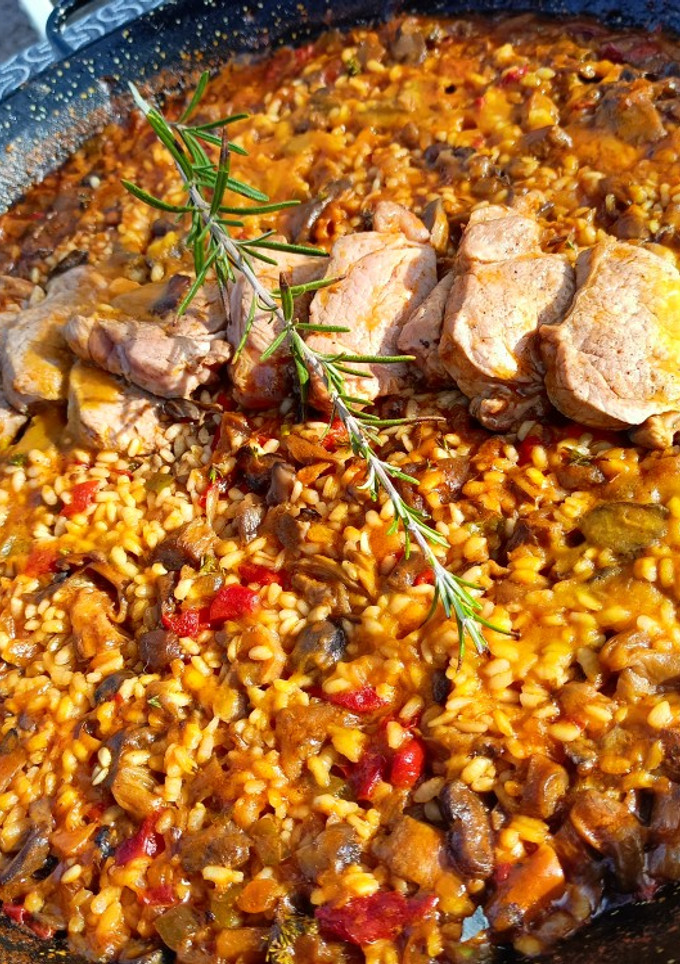 Una foto de Arroz con setas y solomillo