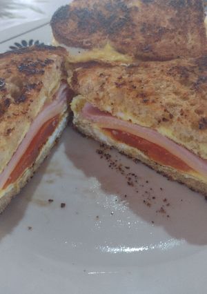 Una foto de Sándwich de omelette de Bigote cocina