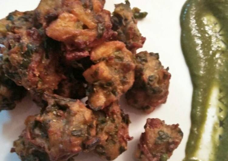 Step-by-Step Guide to Make Award-winning Mix Saag aalu ke pakode