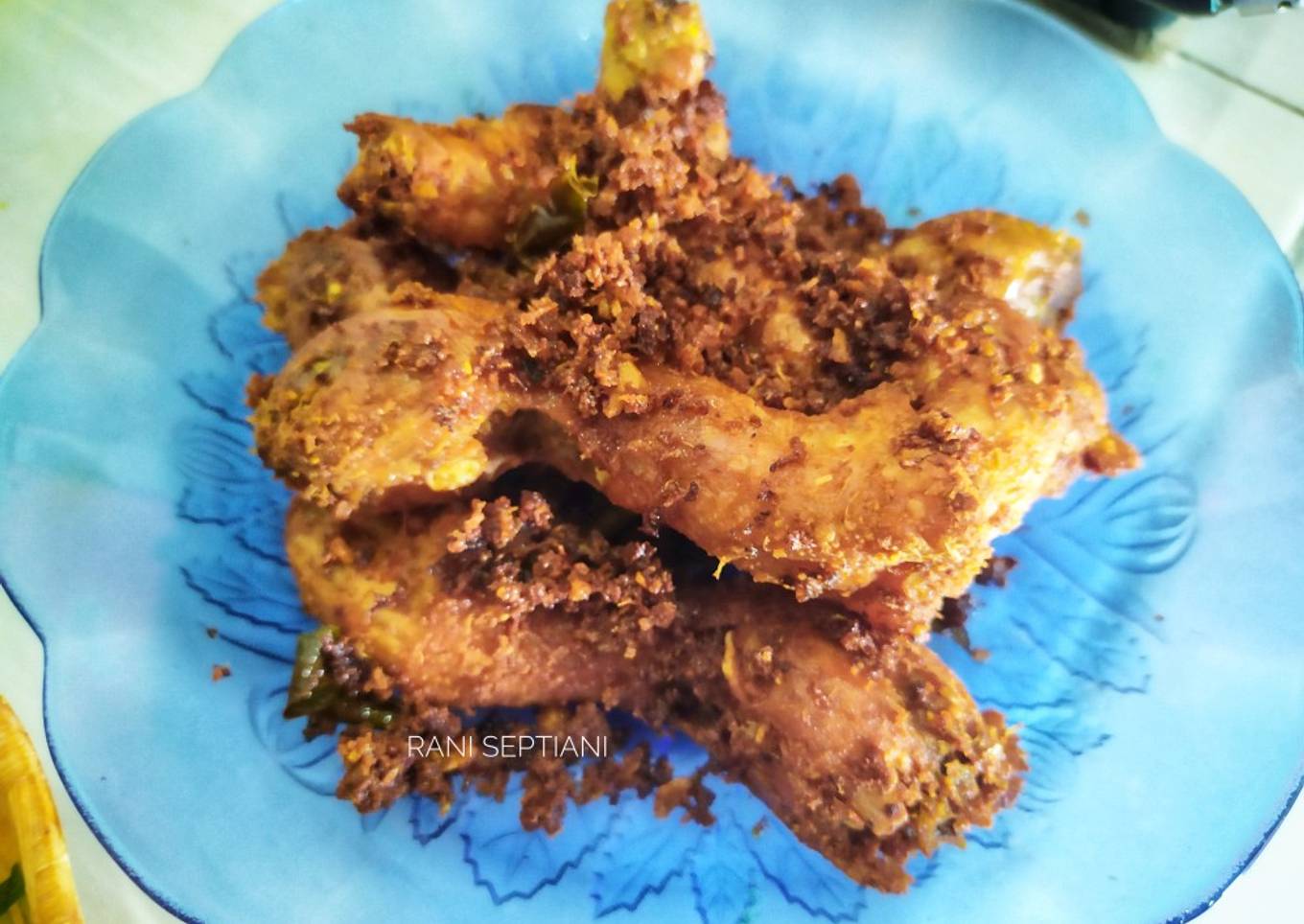 Kepala Ayam Goreng Lengkuas