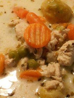 Tárkonyos csirkeragu leves recept fotója