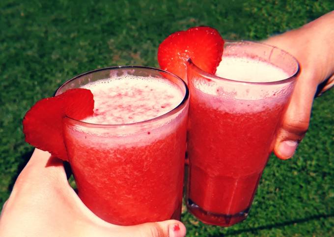 Licuado de frutilla y piña Receta de Caro González Schell Cookpad