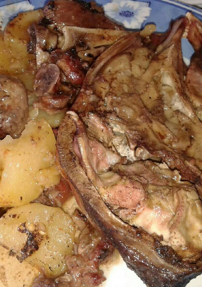 Una foto de Cabeza de cordero al horno