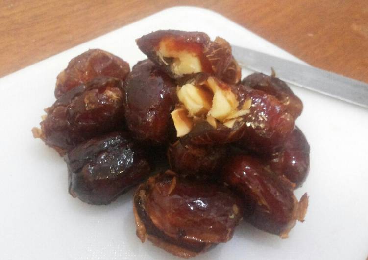 Kurma Keju Almond (emergency snack)