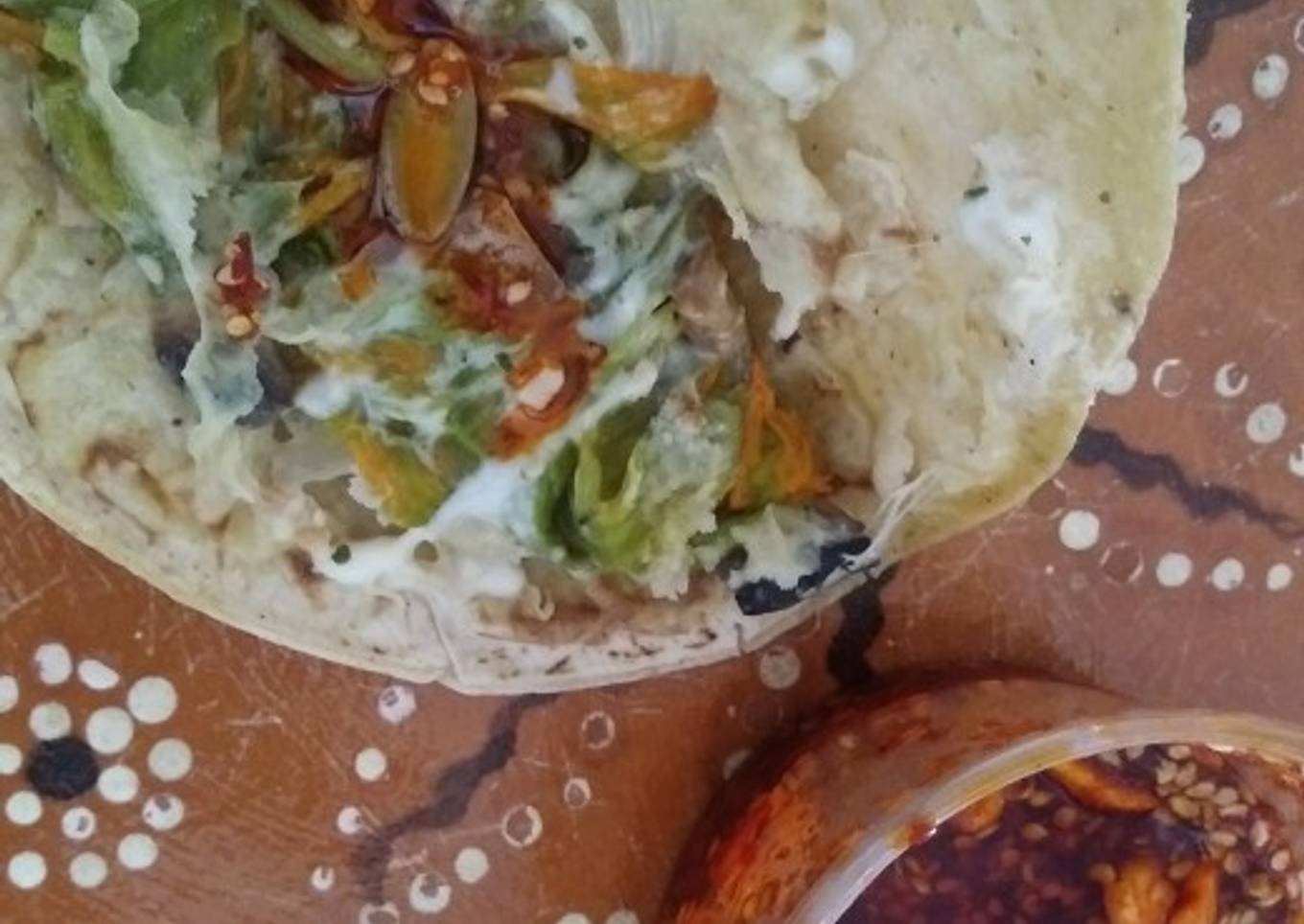 Quesadillas de flor de calabaza con champiñones 🌺🍄