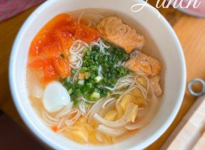 Hình của món Bún cá hồi - bé ăn dặm.